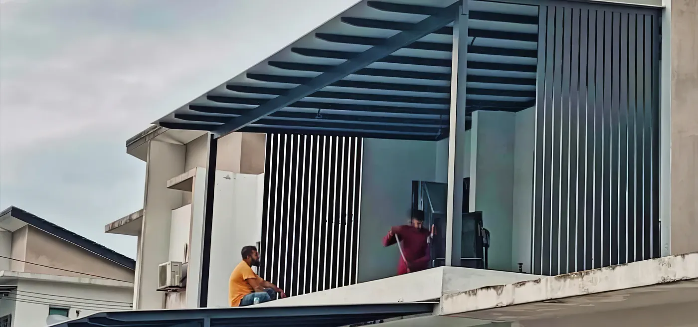 Frameless Glass Railing — photo 4